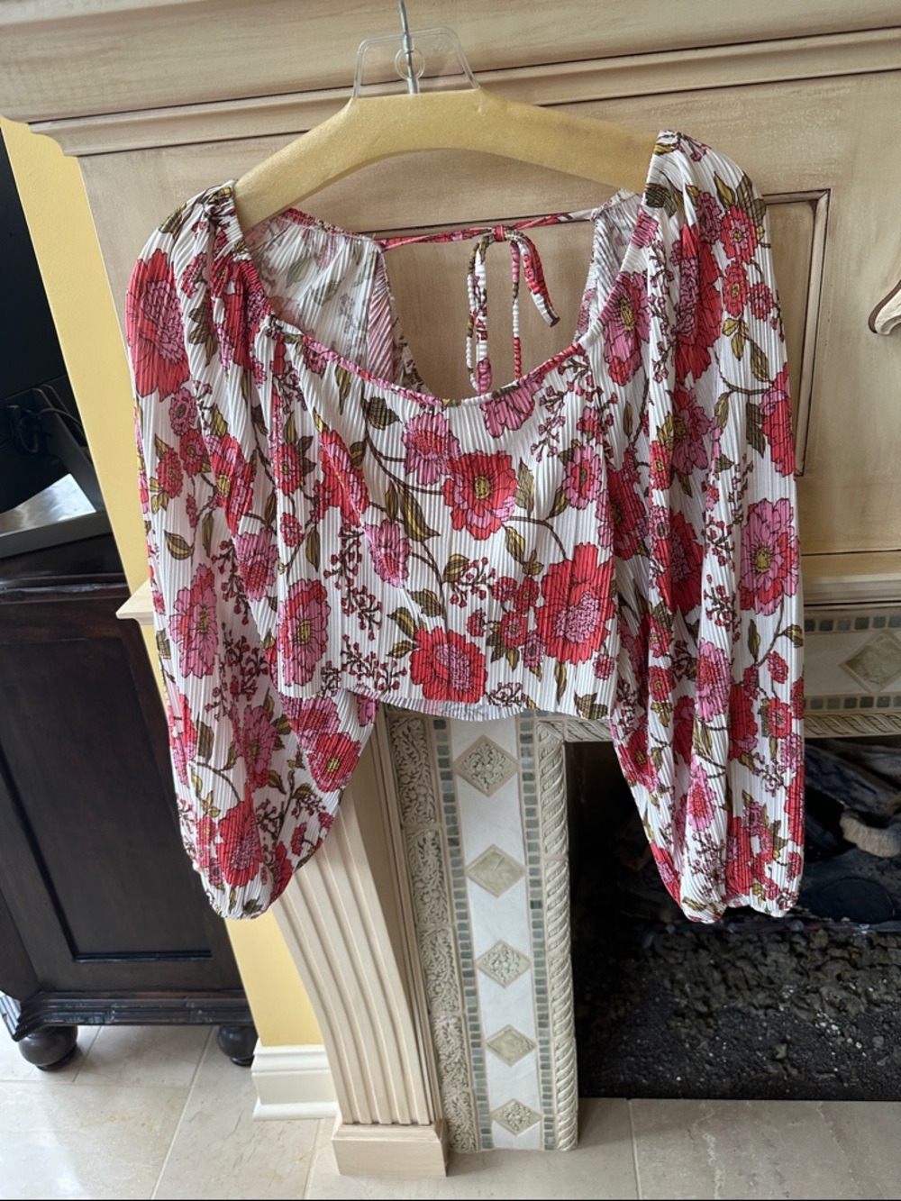 Steve Madden Floral Long-Sleeve Crop Top in White, Pink, Red